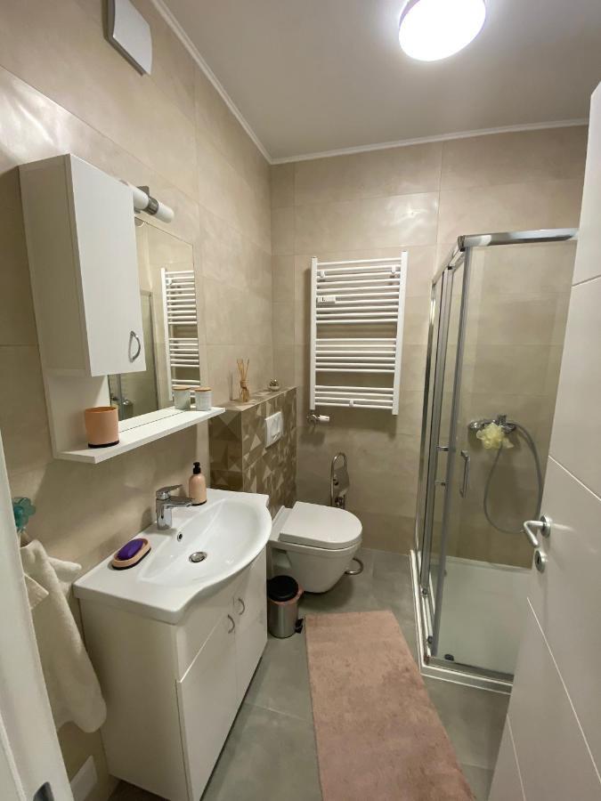 Lux Advent Apartment Суботиця Екстер'єр фото