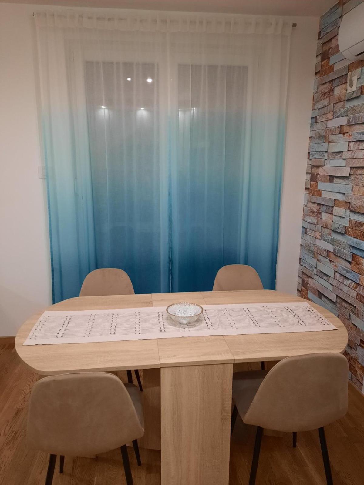 Lux Advent Apartment Суботиця Екстер'єр фото
