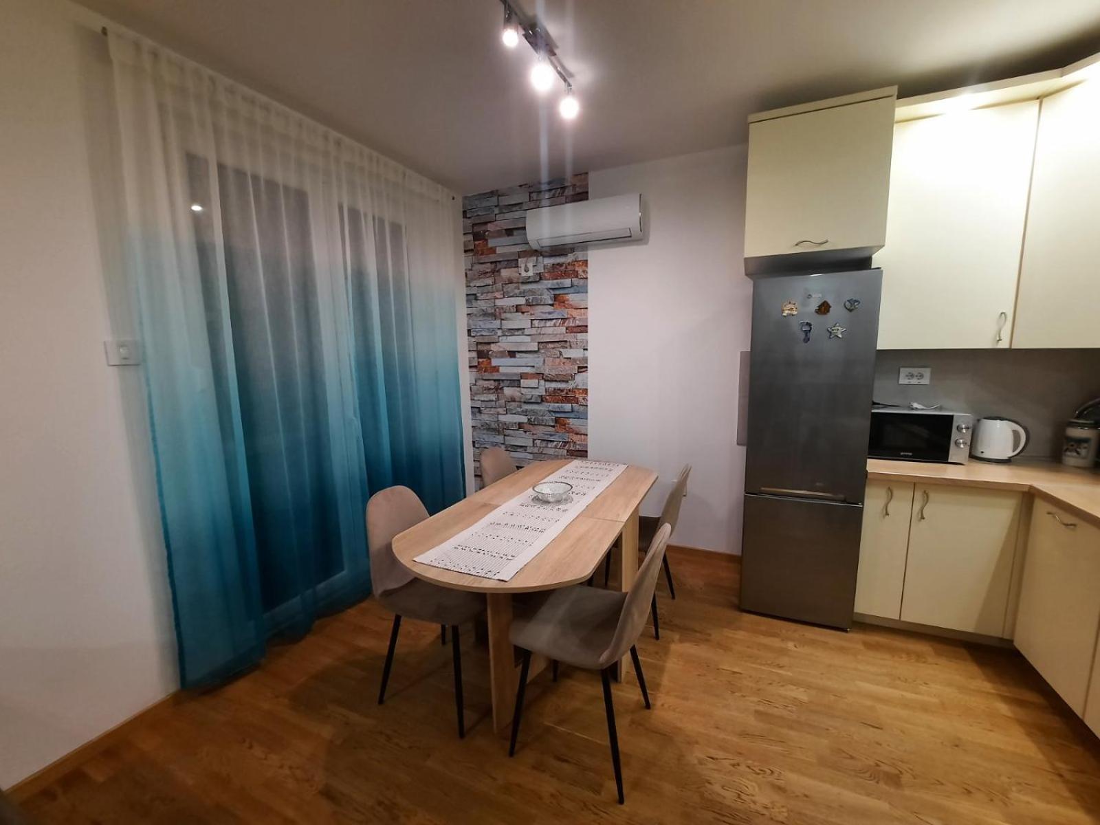 Lux Advent Apartment Суботиця Екстер'єр фото