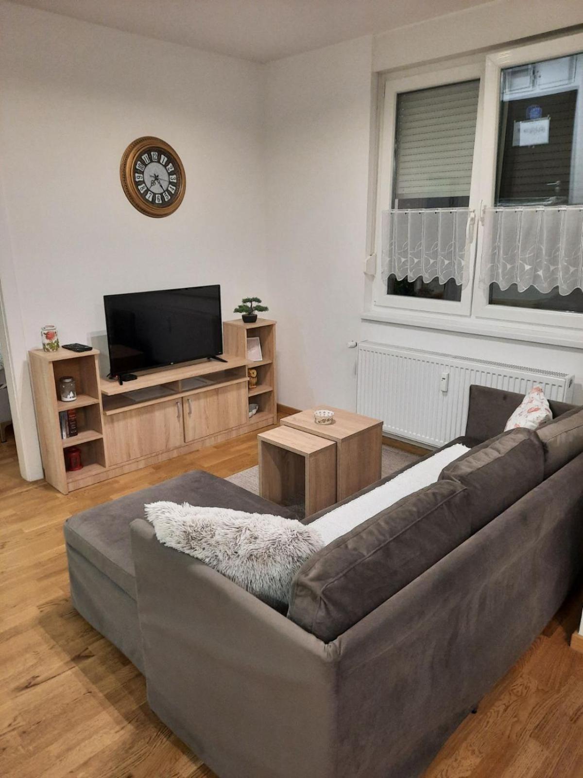 Lux Advent Apartment Суботиця Екстер'єр фото